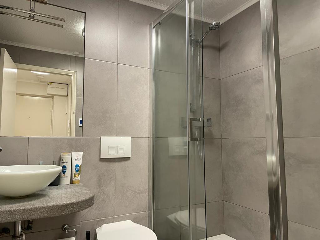 לונדון Morden Flat Close To Dlr Station With Free Parking מראה חיצוני תמונה